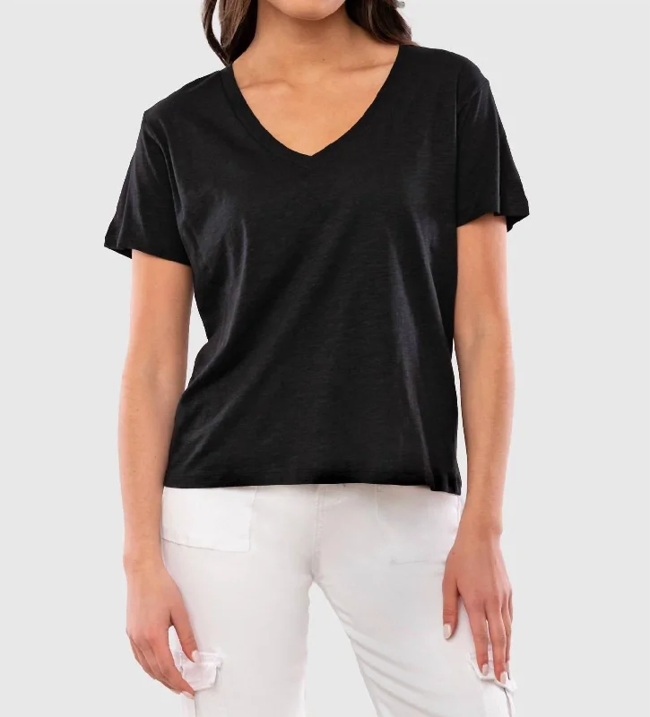 Sophisticated Fashion Slub V-Neck Tee In Black