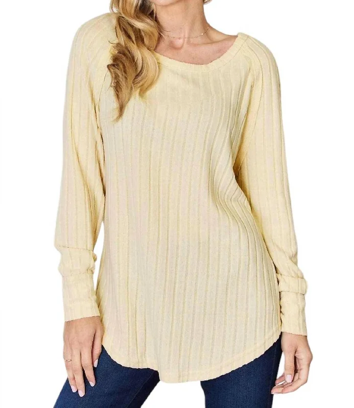 Catch Every Fashion Trend Chic Ribbed Round Neck Slit Tee In Pastel Yellow