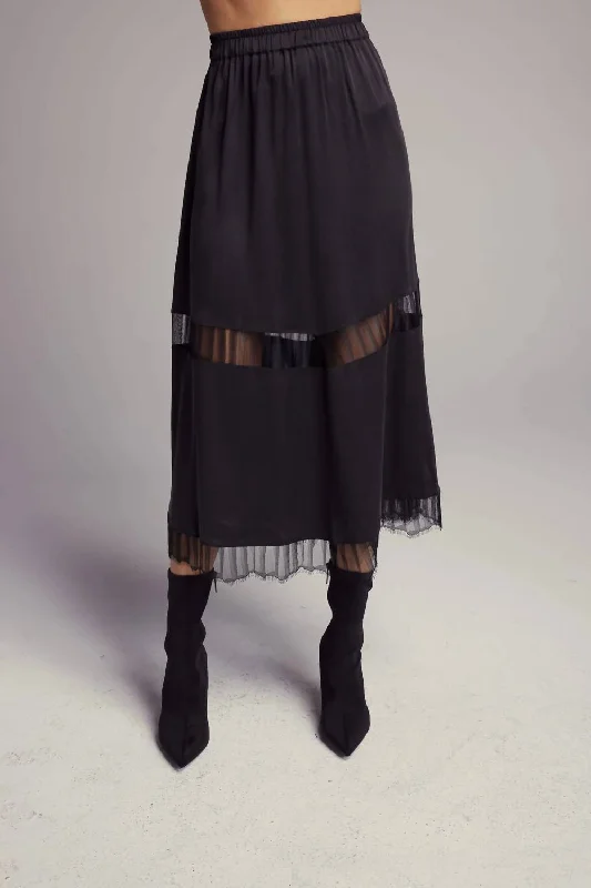 Classic Timeless Elegant Style Baltz Skirt In Black