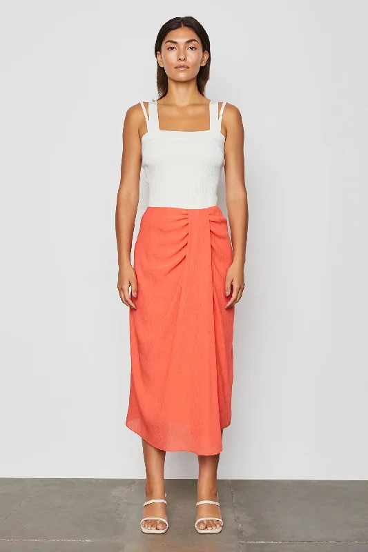 Signature Style Essentials Nessa Skirt in Orange