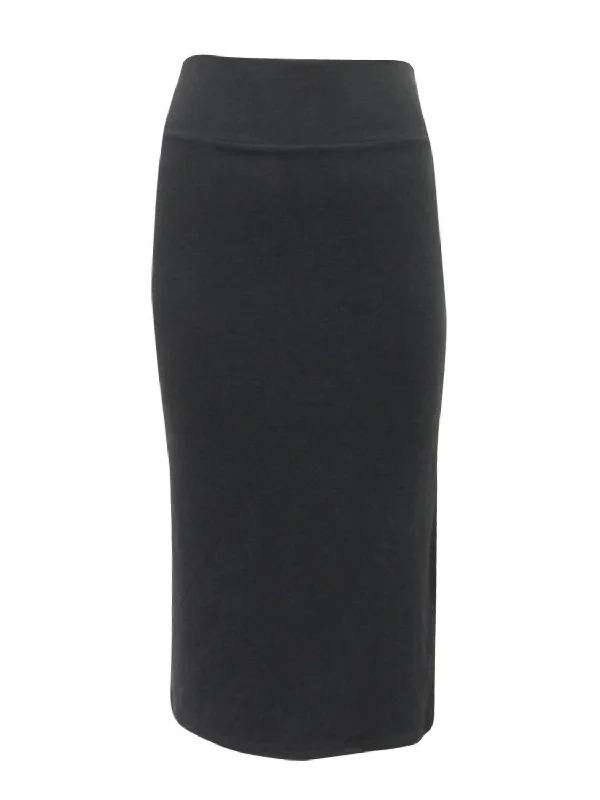 Trend Alert Ribbed Skirt In Grey