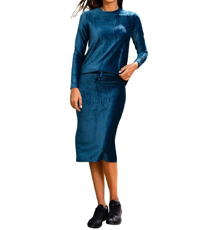 Trendy Fashion for Women Velour Sport Skirt In Peacock