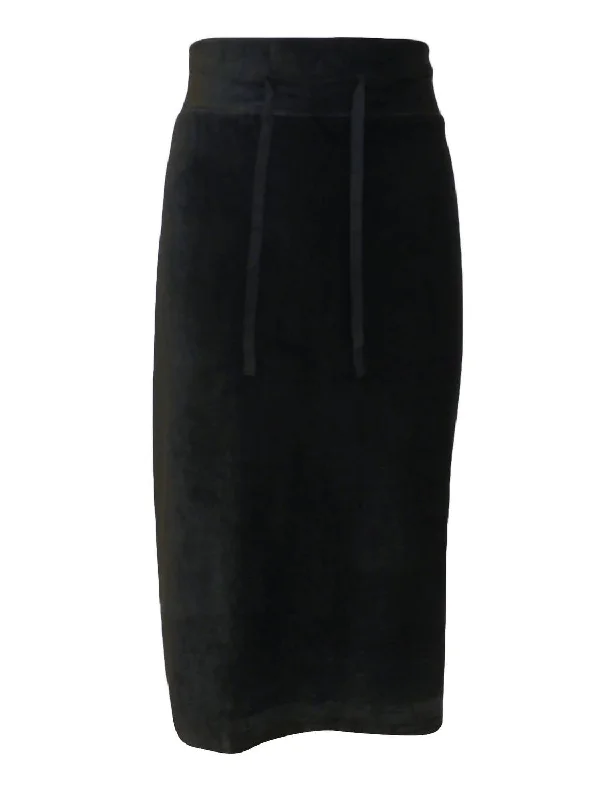 Vintage Look Women's Velour Sport Skirt In Black